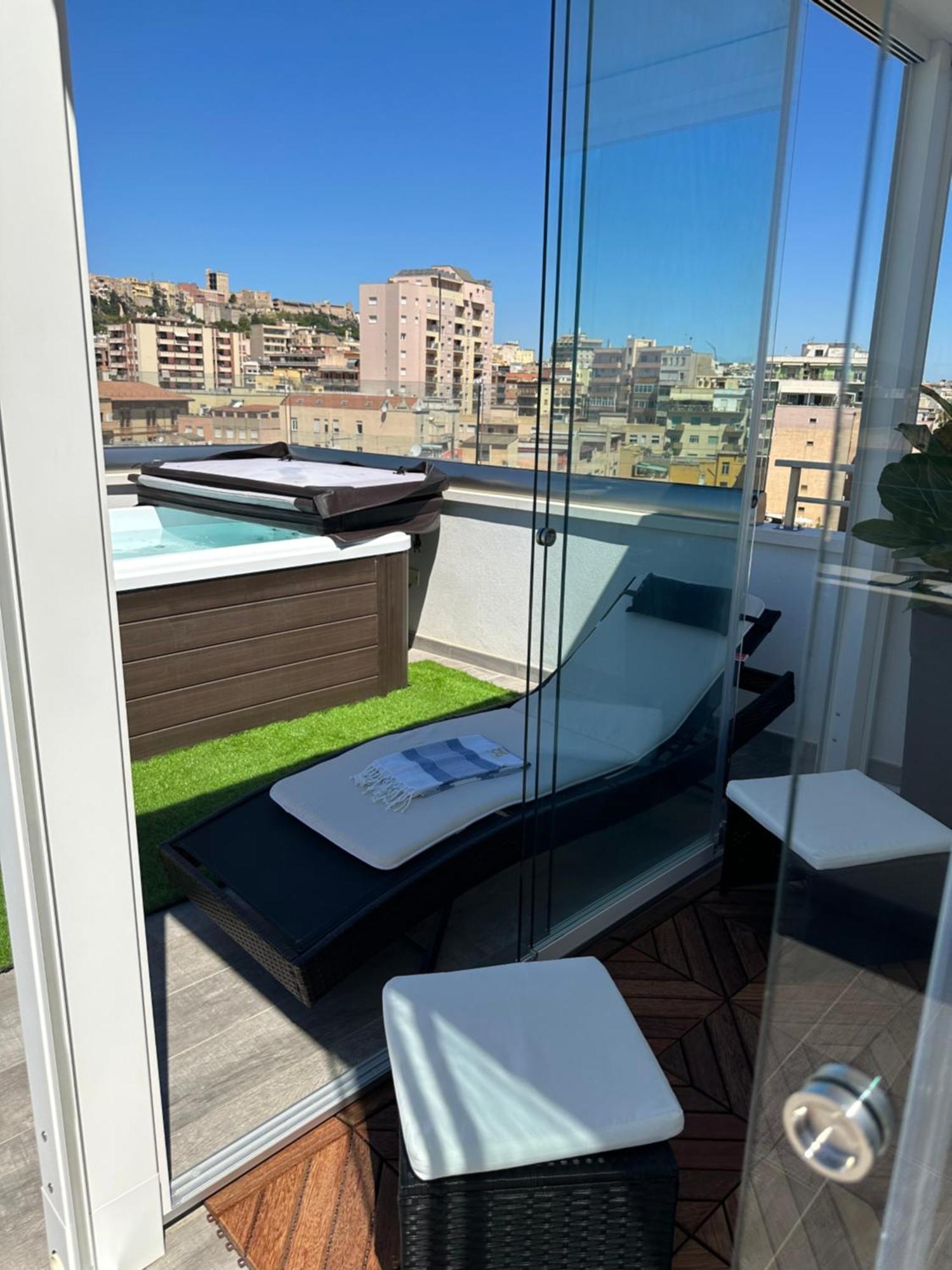 18 Dante Luxury Suites Cagliari Exterior foto